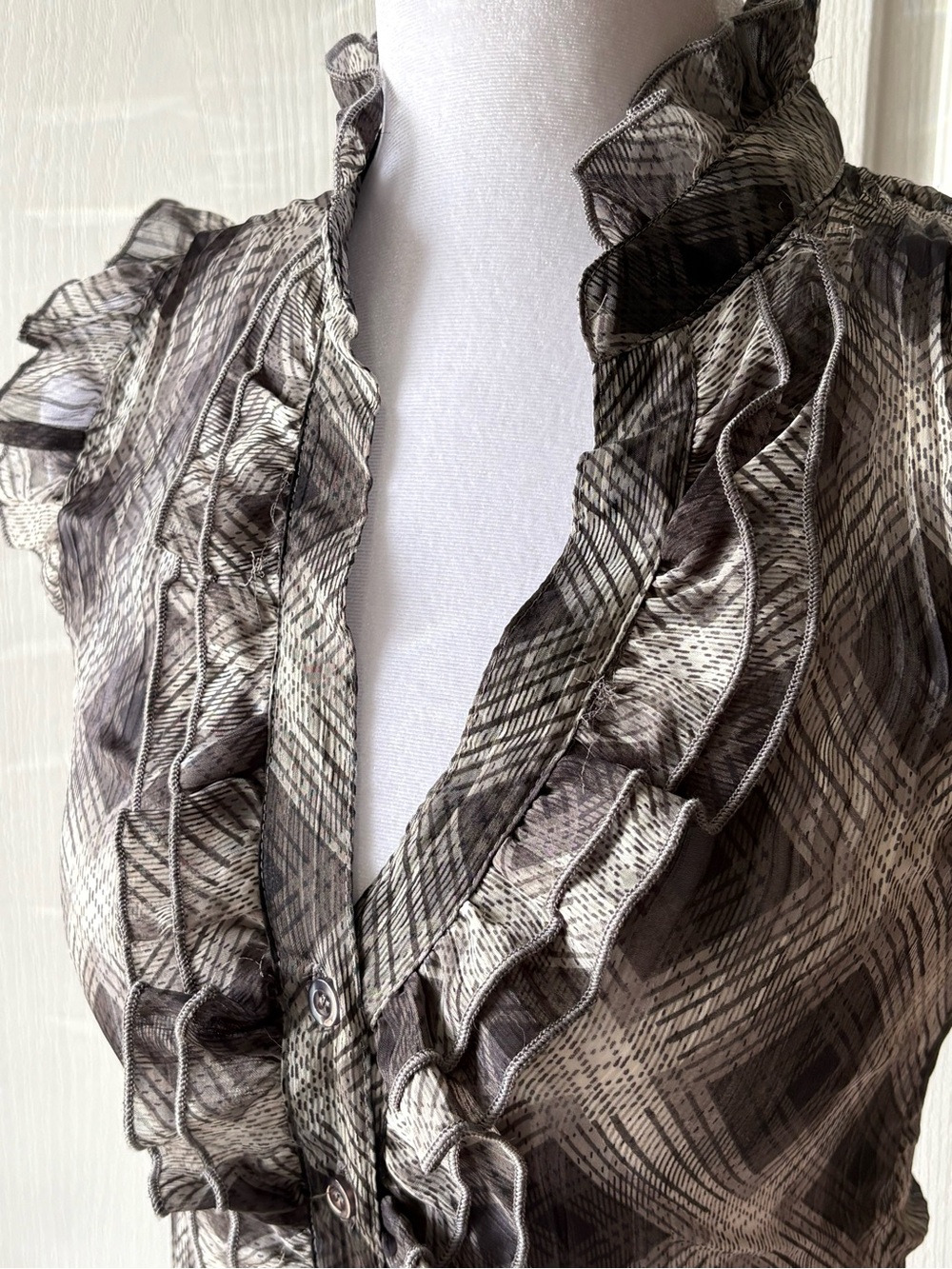 Y2K Costa Blanca Ruffled V-Neck Sheer Women's Blouse - Black & White Plaid - Picture 6 of 8